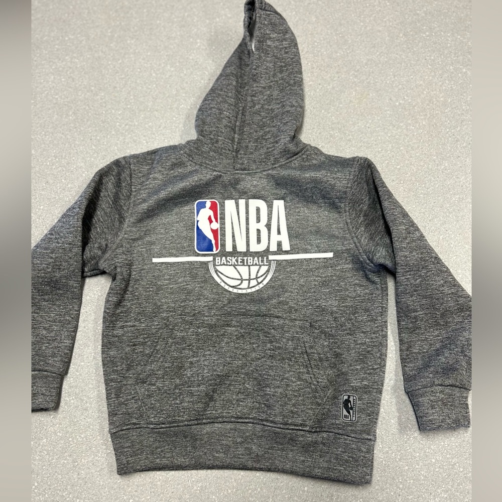 NBA basketball boys/girls size small 8 hoodie